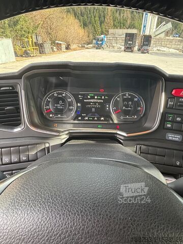 Platós teherautó ponyvával SCANIA 