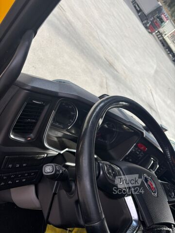 Platós teherautó ponyvával SCANIA 