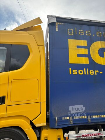 Platós teherautó ponyvával SCANIA 