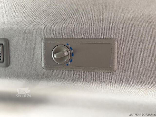 Minibusz RENAULT Trafic Combi L1H1 Expression*9-SITZER*KLIMA*AHK