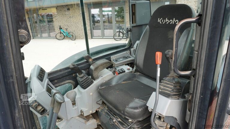 Minigraafmachine KUBOTA KX057-4 KX57 Minibagger Monoausleger Schwenklöff