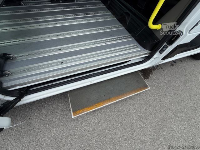 Kleinbus RENAULT MASTER 9 PLACES+PASSIVFAHRER+HANDICAPE