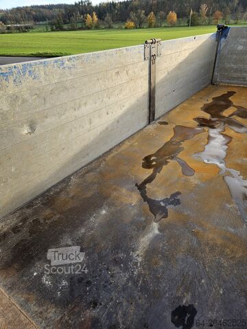 Třístranný sklápěcí přívěs Kögel SKM 18