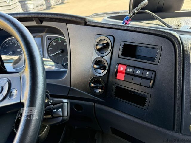 Furgone chiuso MERCEDES-BENZ ATEGO 818 L Koffer 6,10 m LBW 1 to.*AHK*EURO 6 E