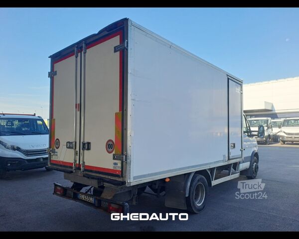 Testreszabott furgon IVECO DAILY 70C17 CON GRUPPO FRIGO PATENTE C