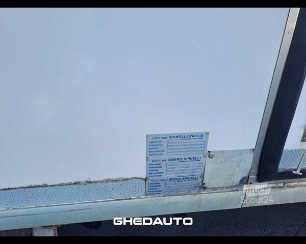 Testreszabott furgon IVECO DAILY 70C17 CON GRUPPO FRIGO PATENTE C