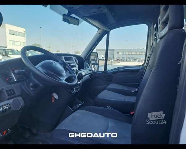 Testreszabott furgon IVECO DAILY 70C17 CON GRUPPO FRIGO PATENTE C