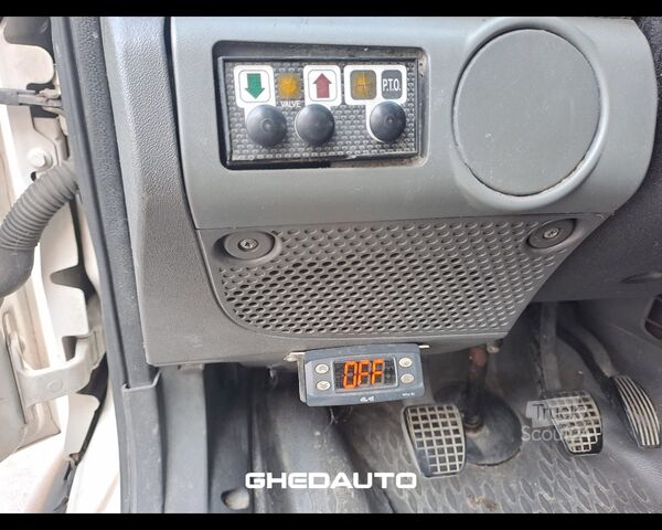 Testreszabott furgon IVECO DAILY 70C17 CON GRUPPO FRIGO PATENTE C