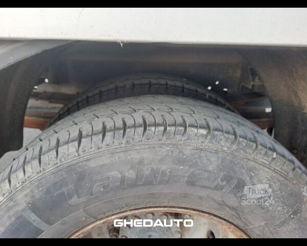 Testreszabott furgon IVECO DAILY 70C17 CON GRUPPO FRIGO PATENTE C
