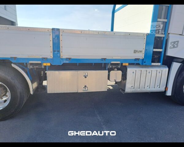 Стандартний тягач Mercedes-Benz MERCEDES ACTROS 2553 CASSONE TRASPORTO FIENO