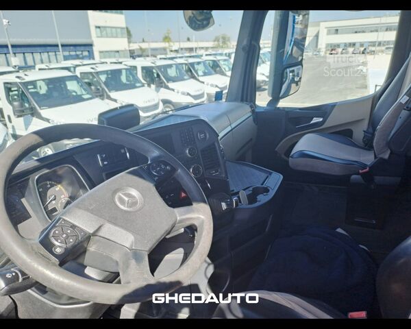 Стандартний тягач Mercedes-Benz MERCEDES ACTROS 2553 CASSONE TRASPORTO FIENO