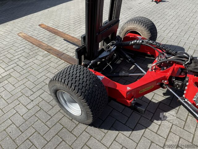 Chariot élévateur embarqué sur camion Palfinger BM 214