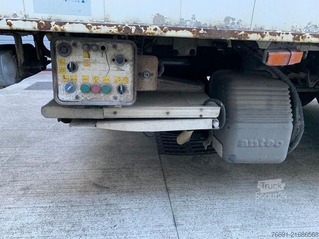 Camion bâché Nissan Atleon 35.15 - Furgone in Lega con Telo