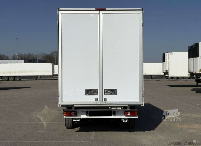 Transporter mit Koffer Peugeot Boxer