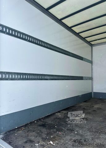 Transporter mit Koffer Peugeot Boxer