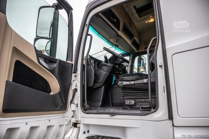 Standard tractor MERCEDES ACTROS 1845 LS