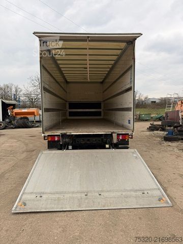 Transporter mit Koffer MAN 8.180 koffer Ladebordw.