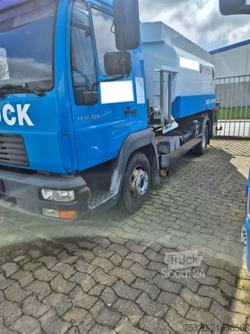 LKW mit Tankaufbau MAN 12.220  diesel Tankwagen