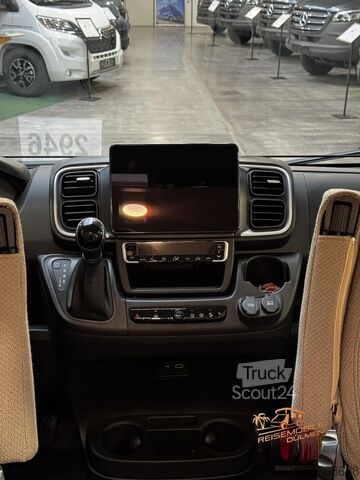 Автодім LMC Innovan Pure 640 8G Auto Fahrassistenz-Paket