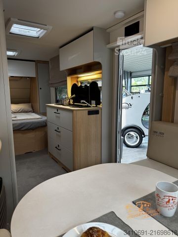 Kemperis LMC Style 70 453 D 70 Jahre Paket Therme 1800kg