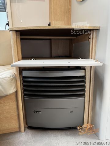 Kemperis LMC Style 70 453 D 70 Jahre Paket Therme 1800kg