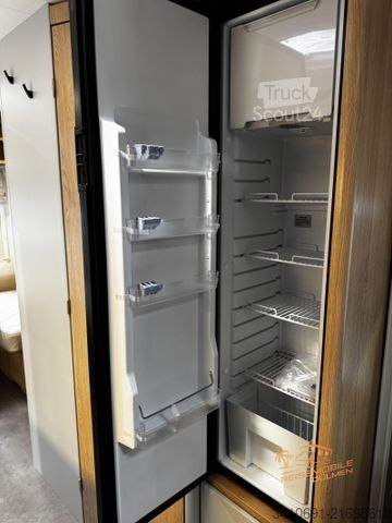 Kemperis LMC Style 70 453 D 70 Jahre Paket Therme 1800kg