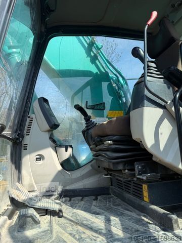 Escavatore cingolato KOBELCO SK210