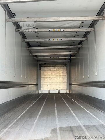Semi-reboque frigorífico SCHMITZ CARGOBULL Doppelstock Tiefkühler /Telematic/Defrost