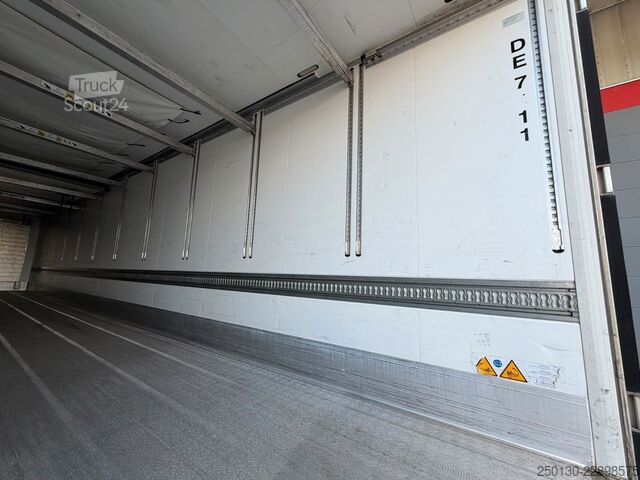 Semi-reboque frigorífico SCHMITZ CARGOBULL Doppelstock Tiefkühler /Telematic/Defrost