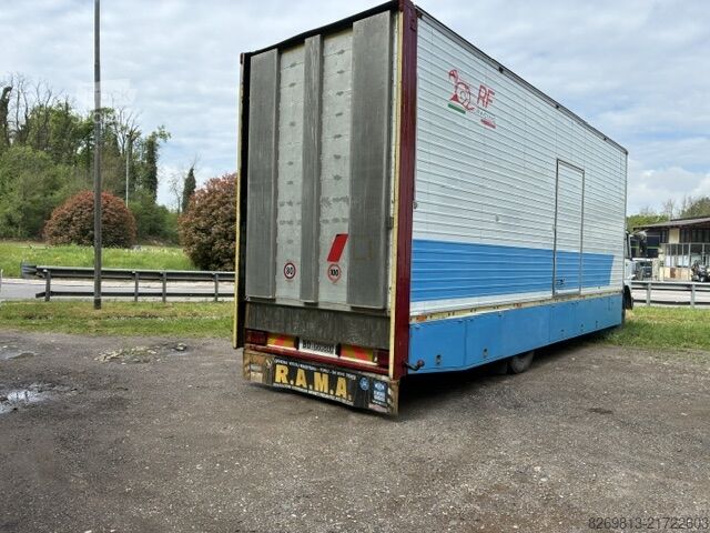 Camião de transporte de carros de competição FIAT 8060.04S