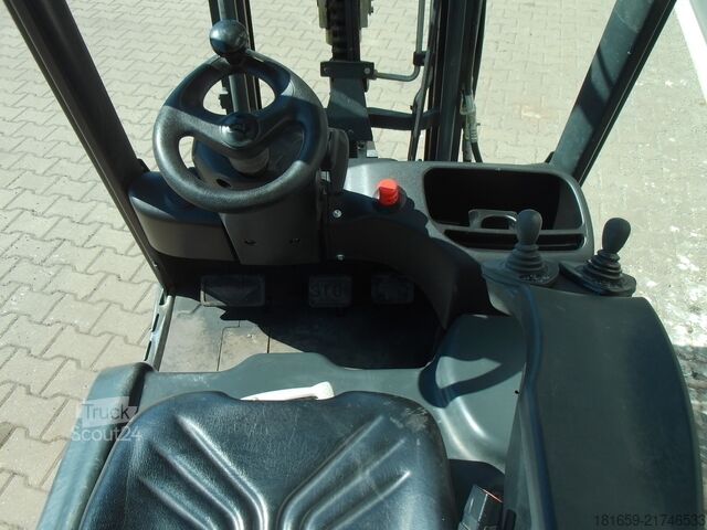 Ανυψωτικό περονοφόρο με εμπρόσθιο φορτηγό LINDE E 15 - 01