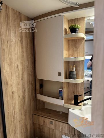 Semi-integrated camper EURAMOBIL Profila T 695 EB verfügbar ab ca.05.2026!