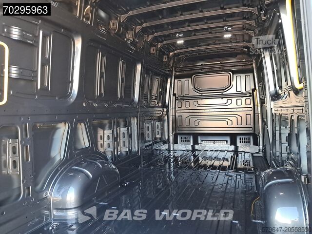 Универсал с высокой крышей MAN TGE 3.180 Automatik 180PS AHK L4H3 ACC LED Navi...