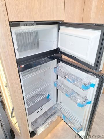 Інтегрований автокемпер HYMER/ERIBA B-Klasse ML I BlackLine 780 HUBSTÜTZEN+Autarkie