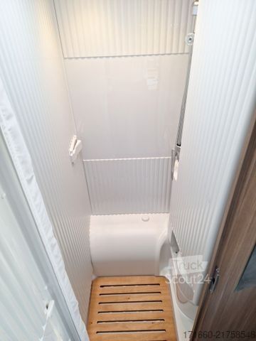 Teilintegriertes Wohnmobil CARADO V 347