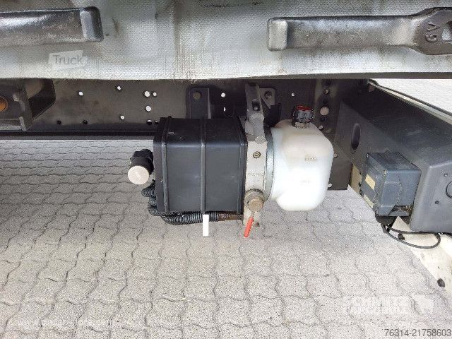 Nyitott ponyvás félpótkocsi Schmitz Cargobull Curtainsider Mega Getränke