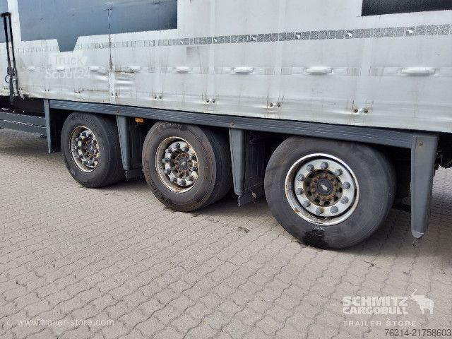 Nyitott ponyvás félpótkocsi Schmitz Cargobull Curtainsider Mega Getränke