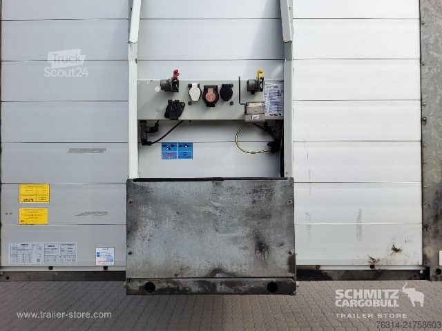 Nyitott ponyvás félpótkocsi Schmitz Cargobull Curtainsider Mega Getränke