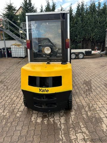 Első homlokrakodó targonca YALE GDP 30 TF