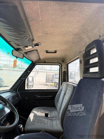 Camión de plataforma IVECO TURBO DAILY 35-10