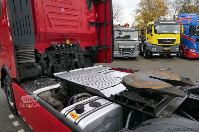 Vakio vetoauto Iveco S-WAY