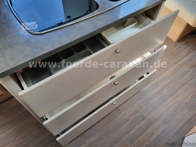 Karavan BÜRSTNER Premio 490 TS Queensbett - Nr. 11  (4)