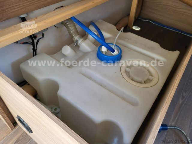 Karavan BÜRSTNER Premio 490 TS Queensbett - Nr. 11  (4)