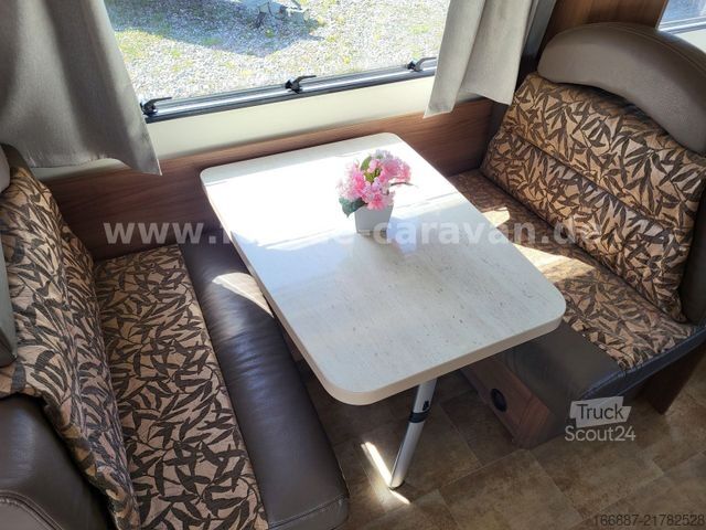 Caravana BÜRSTNER Averso Top 545 TS Queensbett Nr. 17 (5)