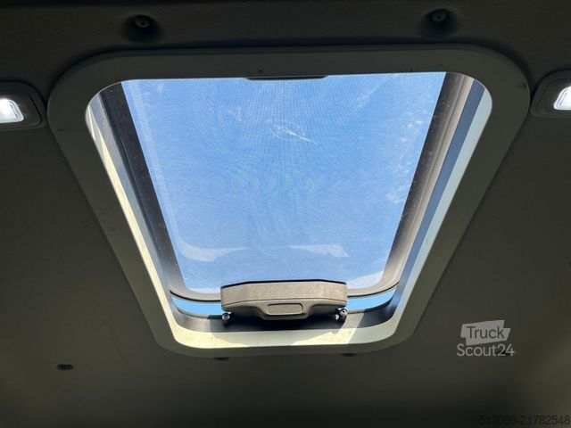 Minibus VOLKSWAGEN CRAFTER 17 SITZER ACC LANE ASSIST