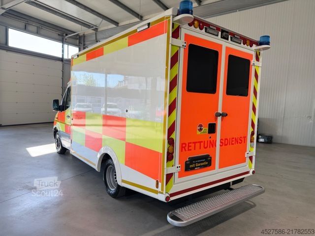 Požiarnické auto MERCEDES-BENZ Sprinter III 516 RTW/KTW KOFFER*RETTUNGSFAHRZEUG