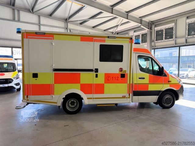 Požiarnické auto MERCEDES-BENZ Sprinter III 516 RTW/KTW KOFFER*RETTUNGSFAHRZEUG