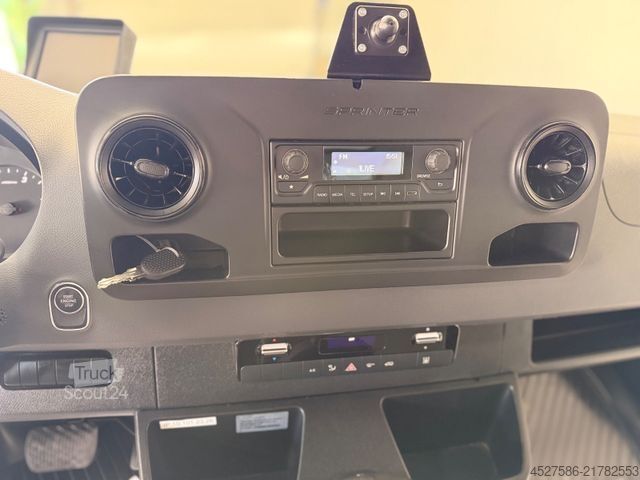 Požiarnické auto MERCEDES-BENZ Sprinter III 516 RTW/KTW KOFFER*RETTUNGSFAHRZEUG