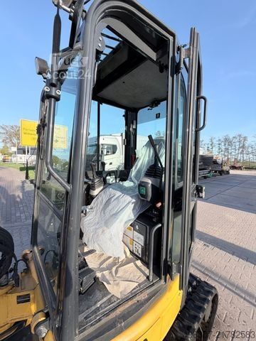 Mini-pelle KOMATSU PC26 MR-3 + Löffel Packet / TOP