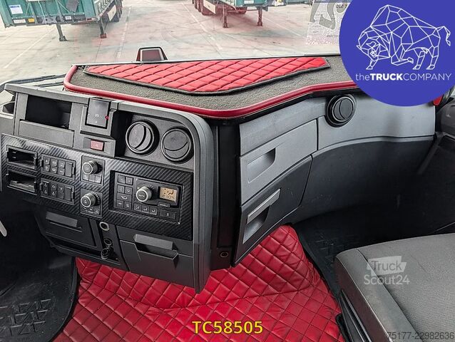  Renault T 520
